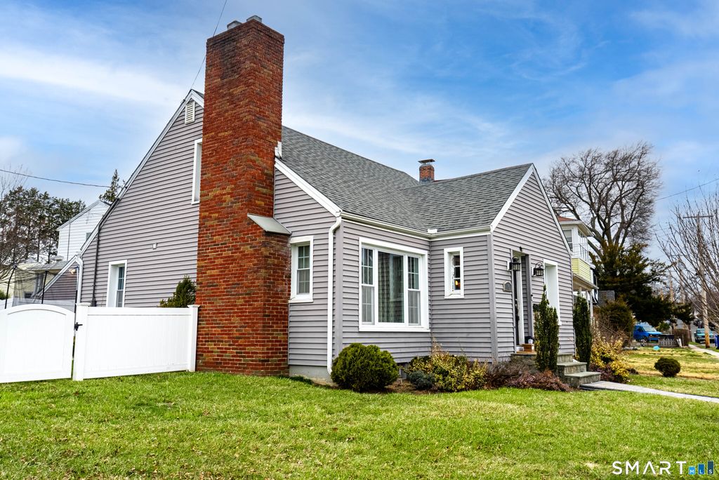 Photo of 15 Henry Avenue, Stratford, CT 06614 (MLS # 24166588)