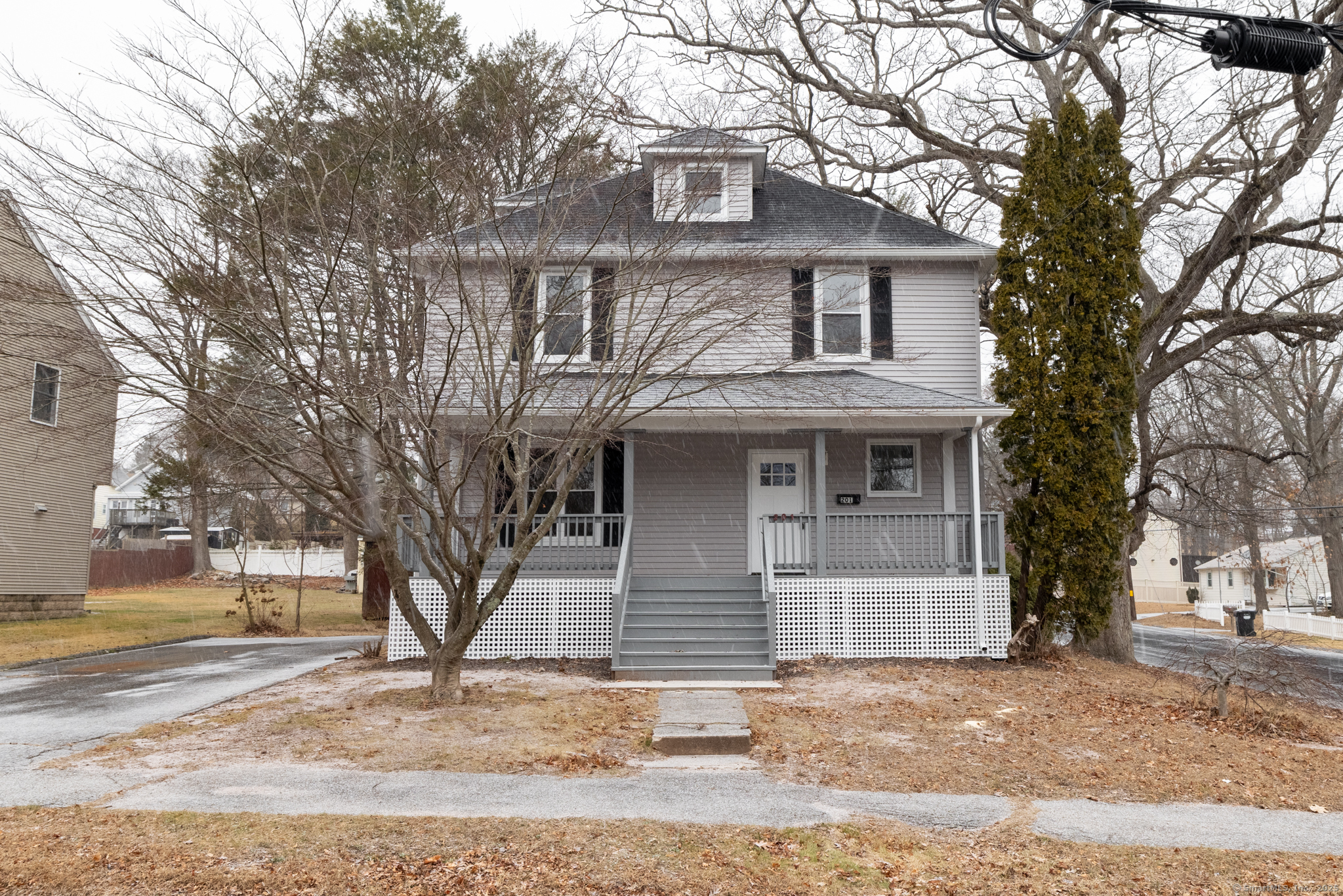 Property for Sale at New Hanover Avenue, Meriden, Connecticut - Bedrooms: 3 
Bathrooms: 1 
Rooms: 6  - $320,500