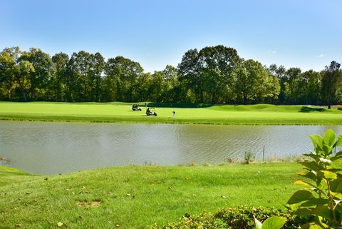 Tiny photo for 4 Lower Heatherwood, Cromwell, CT 06416 (MLS # 24135807)