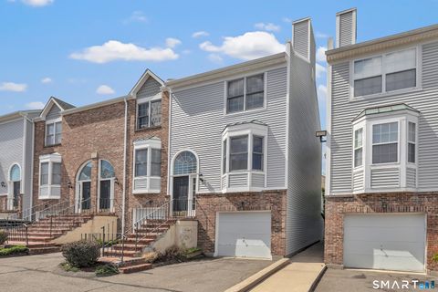 Tiny photo for 2612 North Avenue #F9, Bridgeport, CT 06604 (MLS # 24168302)