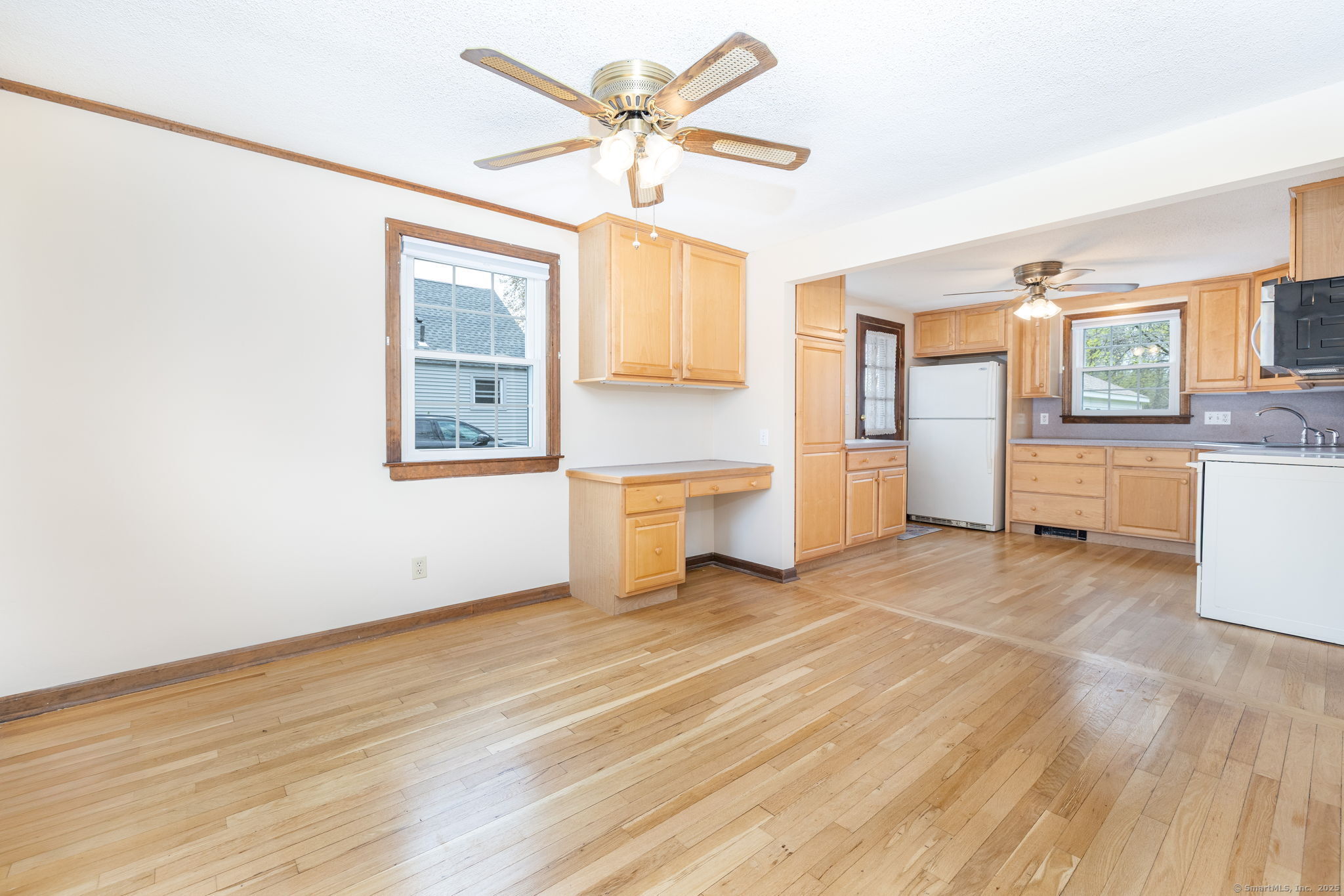 19 Salem Circle, Windsor, Connecticut image 9