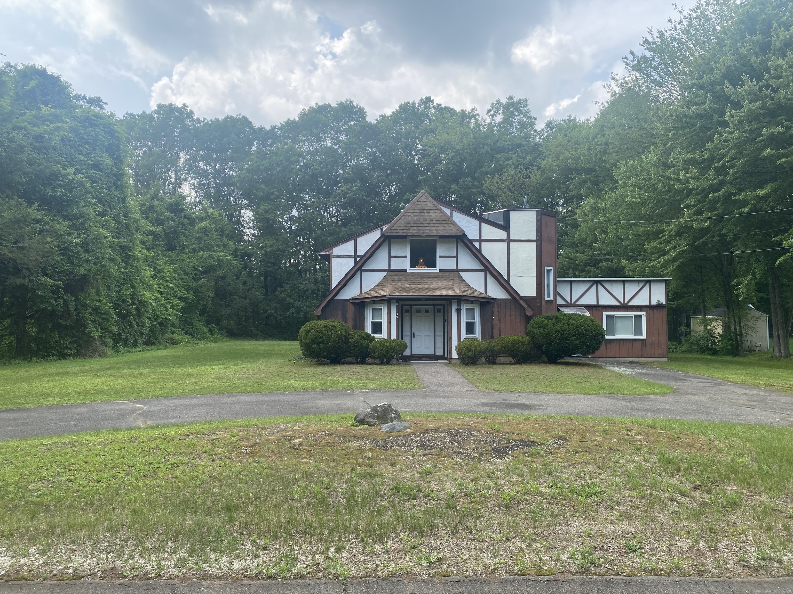 39 Loren Circle