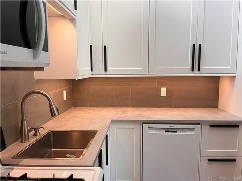 Tiny photo for 60 Olcott Way #60, Ridgefield, CT 06877 (MLS # 24152426)