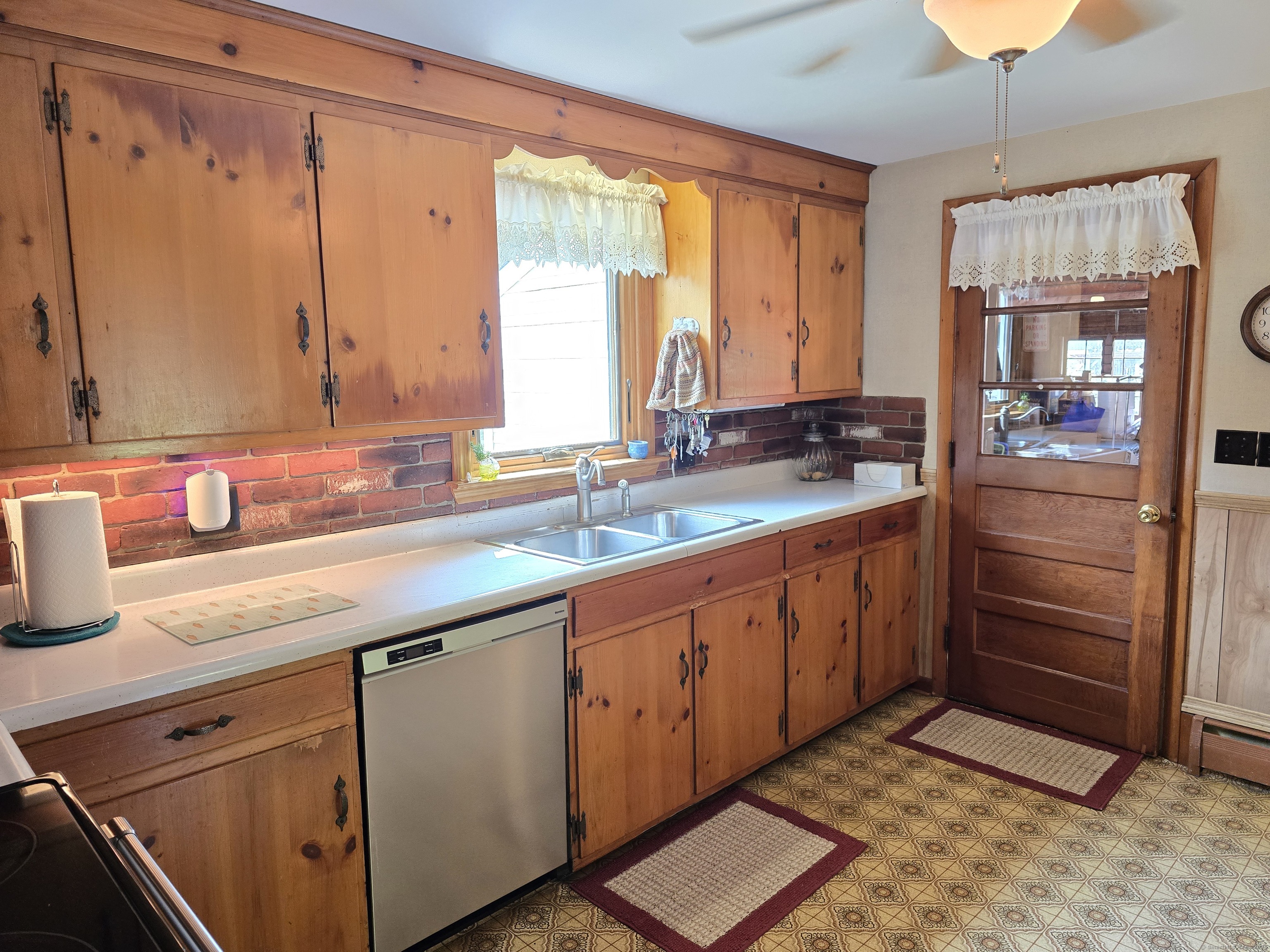 Durham, Connecticut 06422, United States, 4 Bedrooms Bedrooms, ,2 BathroomsBathrooms,Residential,Active,202590