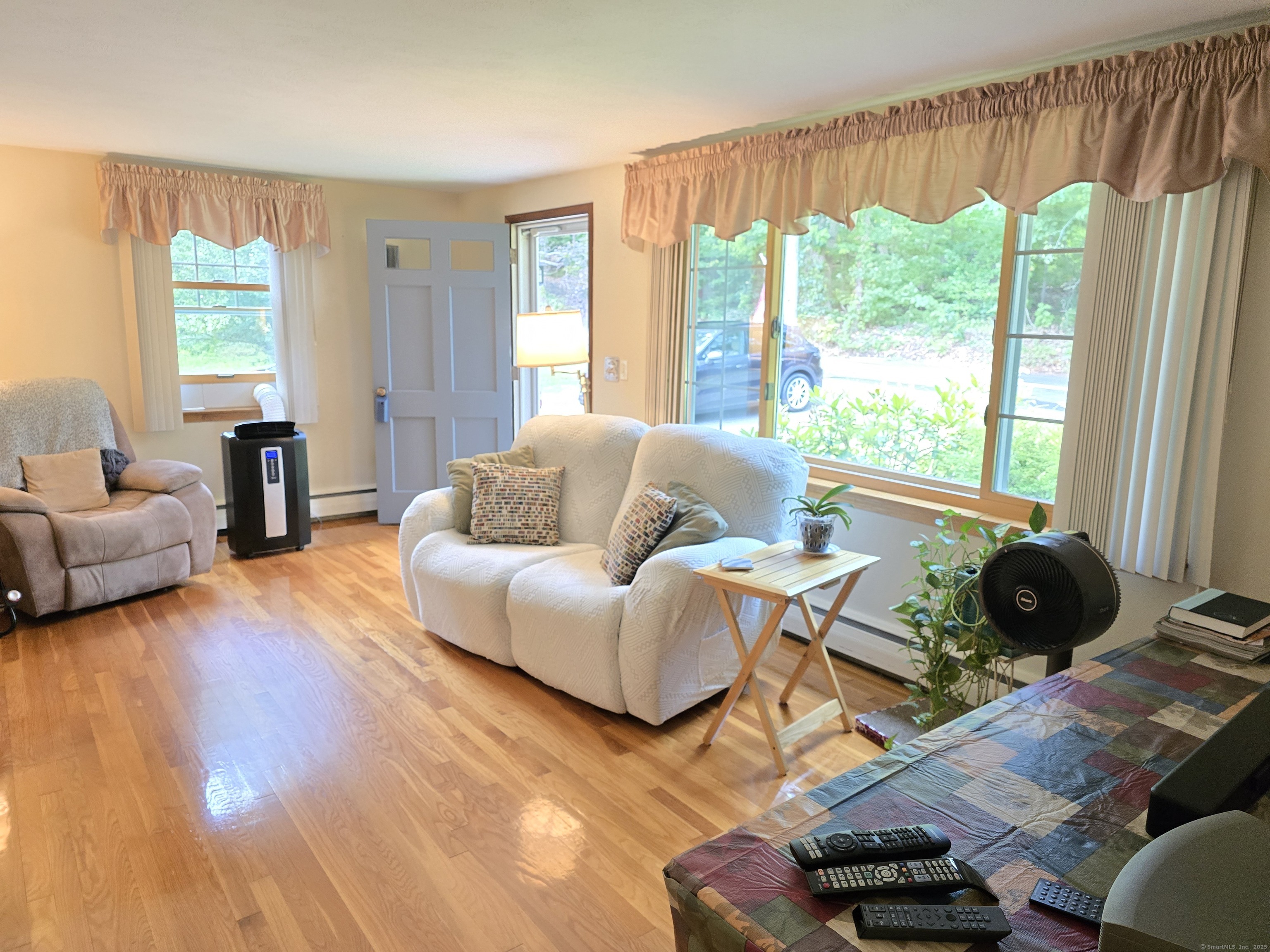 Durham, Connecticut 06422, United States, 4 Bedrooms Bedrooms, ,2 BathroomsBathrooms,Residential,Active,202590