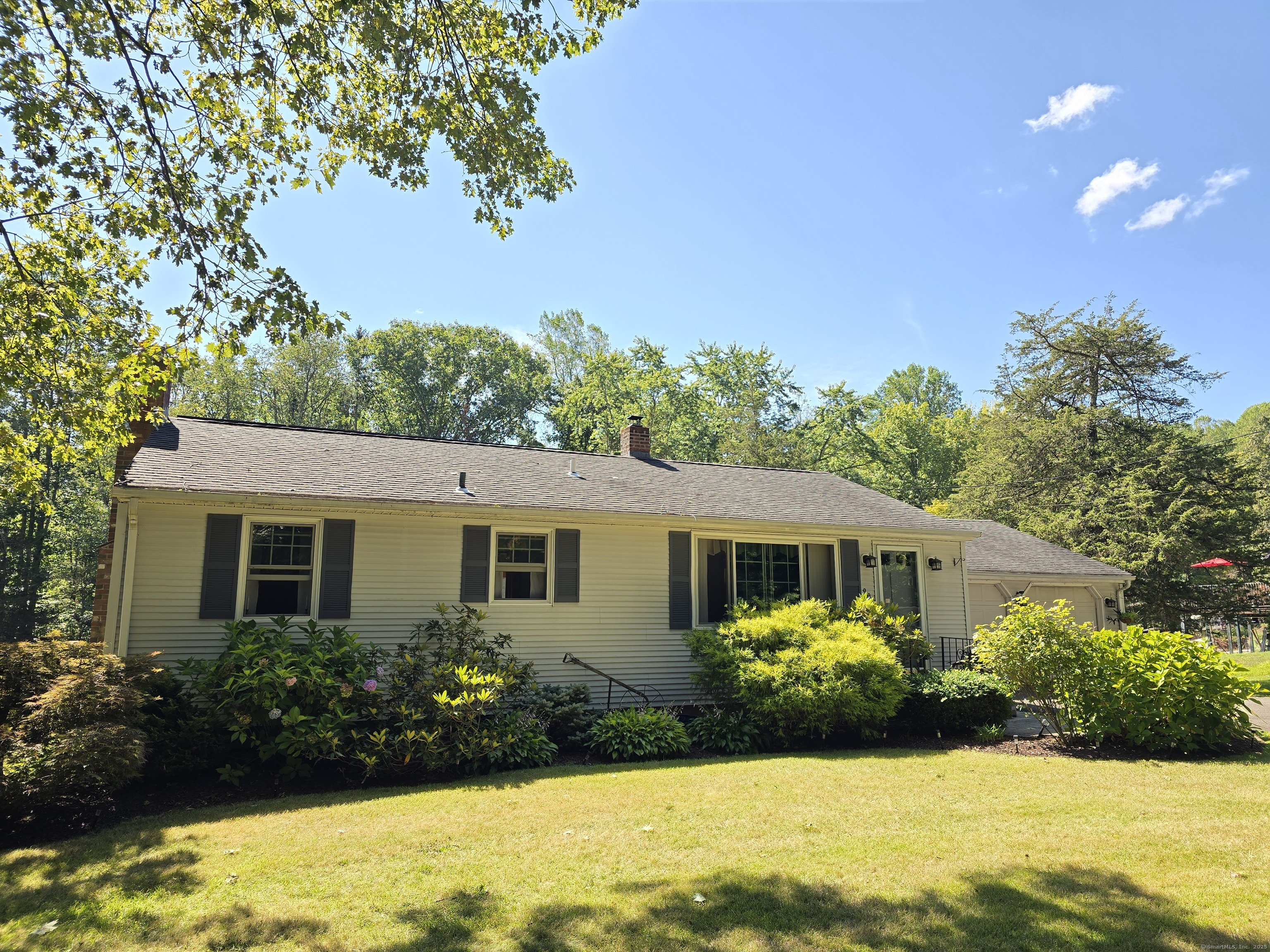 Durham, Connecticut 06422, United States, 4 Bedrooms Bedrooms, ,2 BathroomsBathrooms,Residential,Active,202590