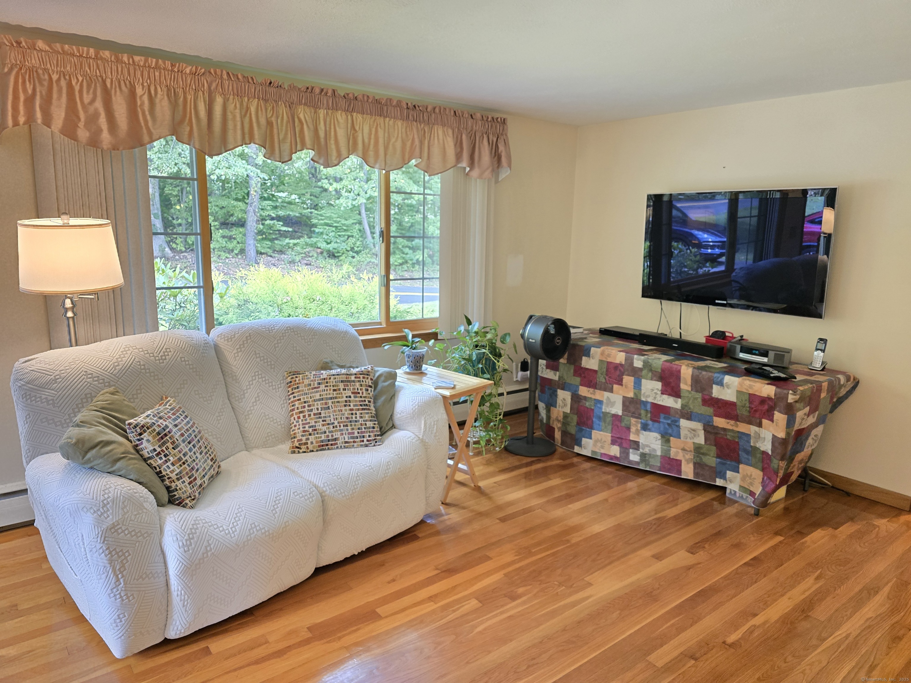 Durham, Connecticut 06422, United States, 4 Bedrooms Bedrooms, ,2 BathroomsBathrooms,Residential,Active,202590