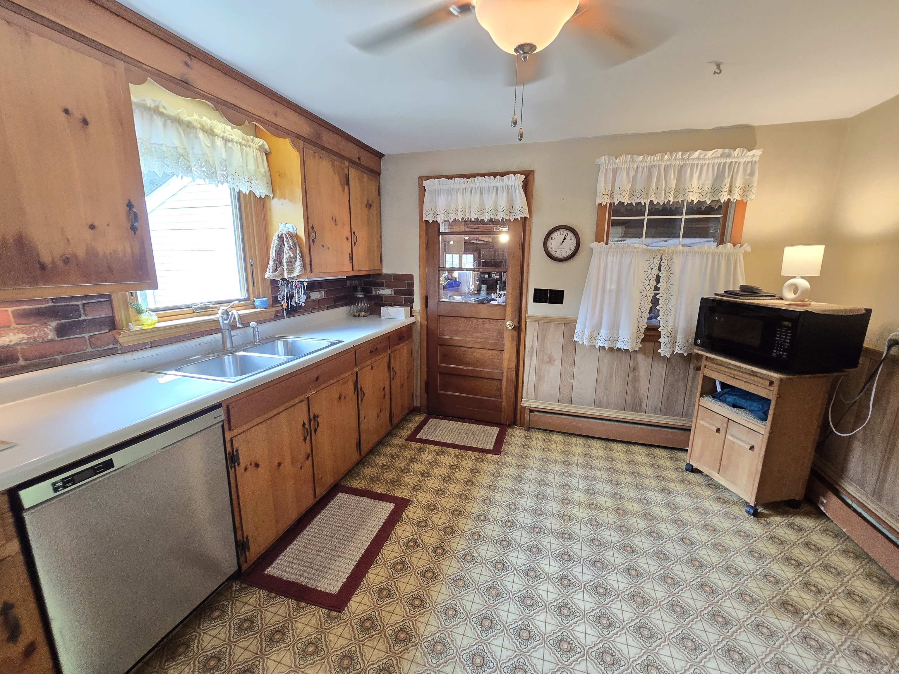 Durham, Connecticut 06422, United States, 4 Bedrooms Bedrooms, ,2 BathroomsBathrooms,Residential,Active,202590