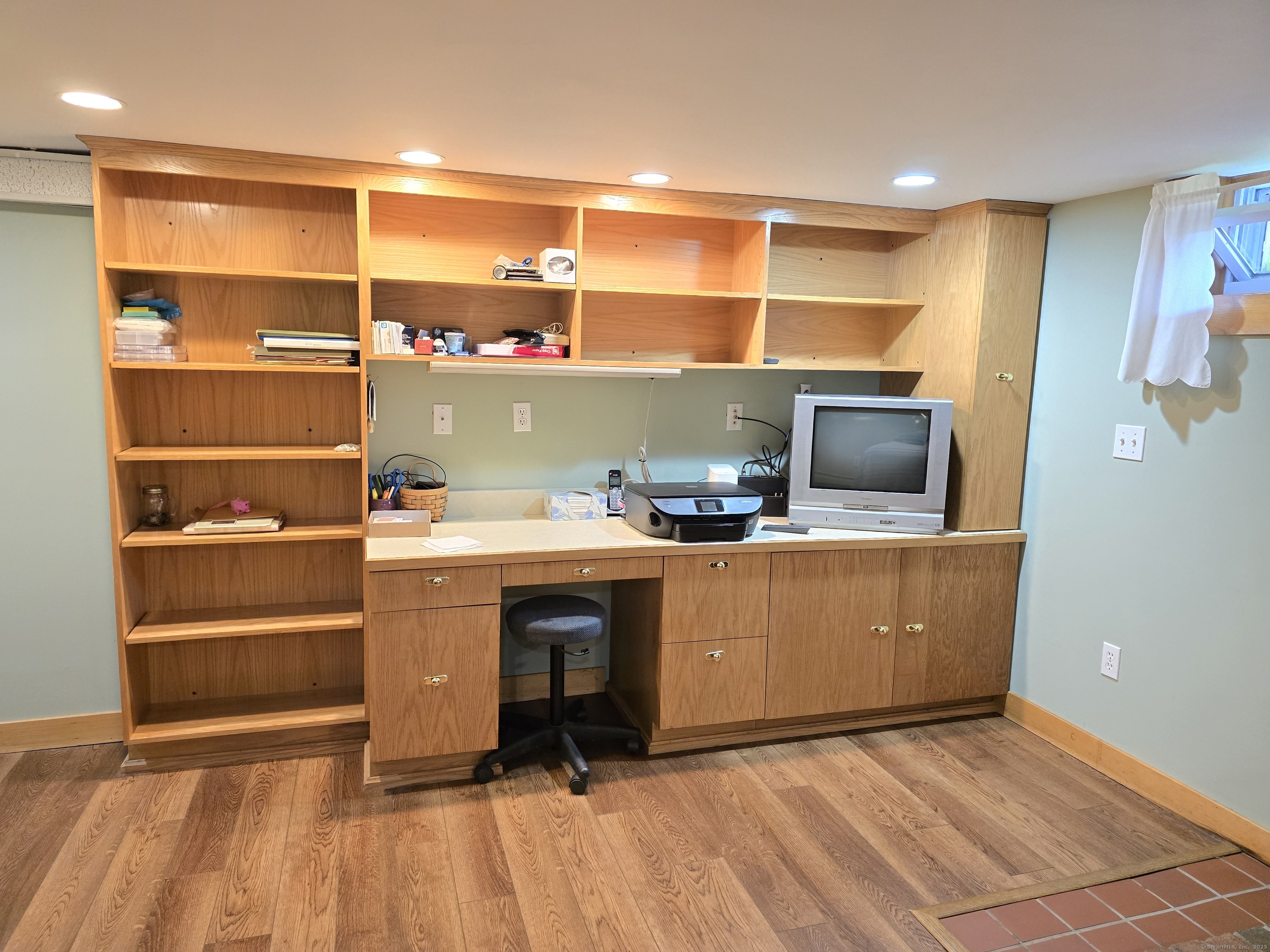 Durham, Connecticut 06422, United States, 4 Bedrooms Bedrooms, ,2 BathroomsBathrooms,Residential,Active,202590