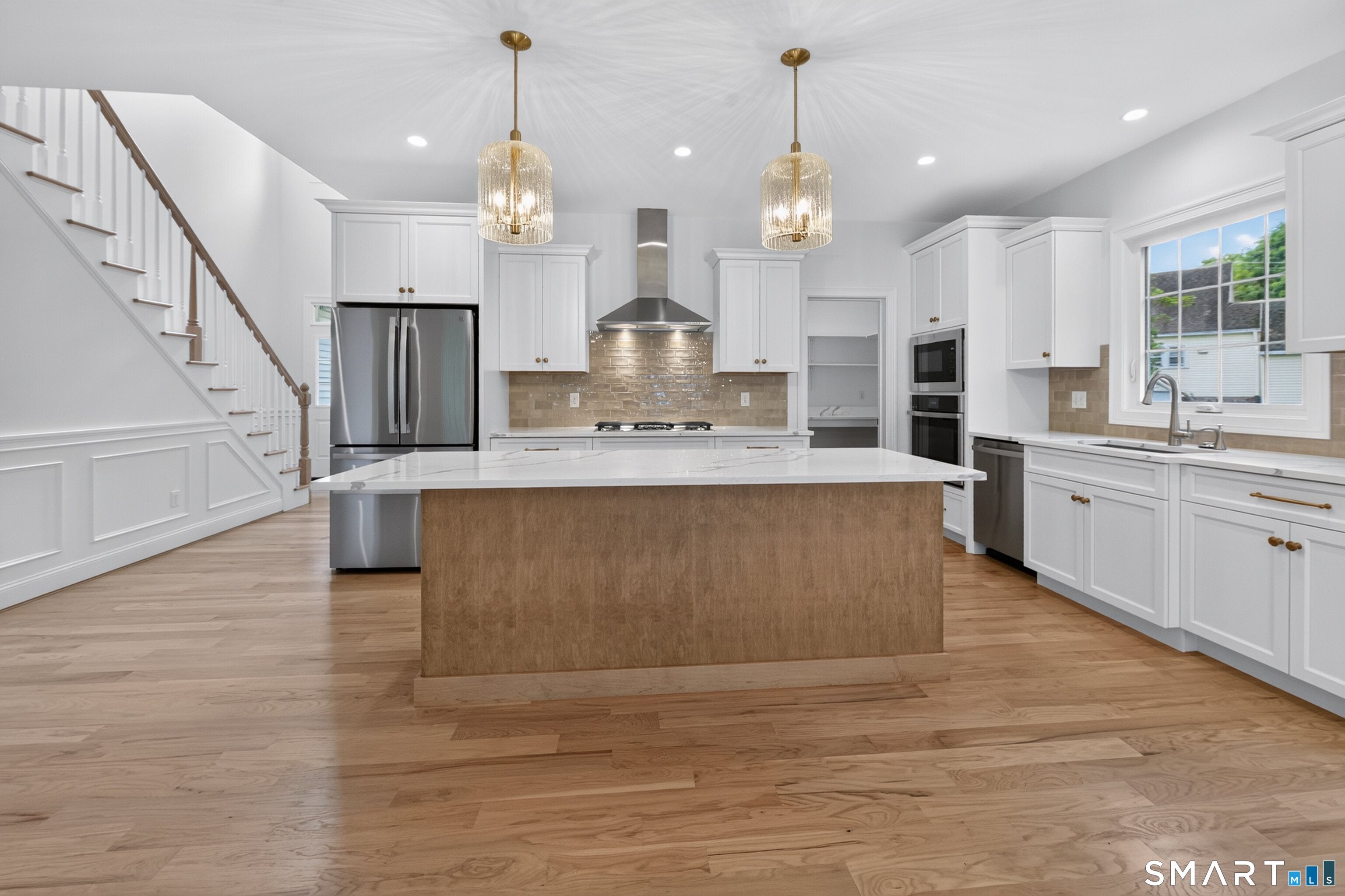 10 Maple Avenue