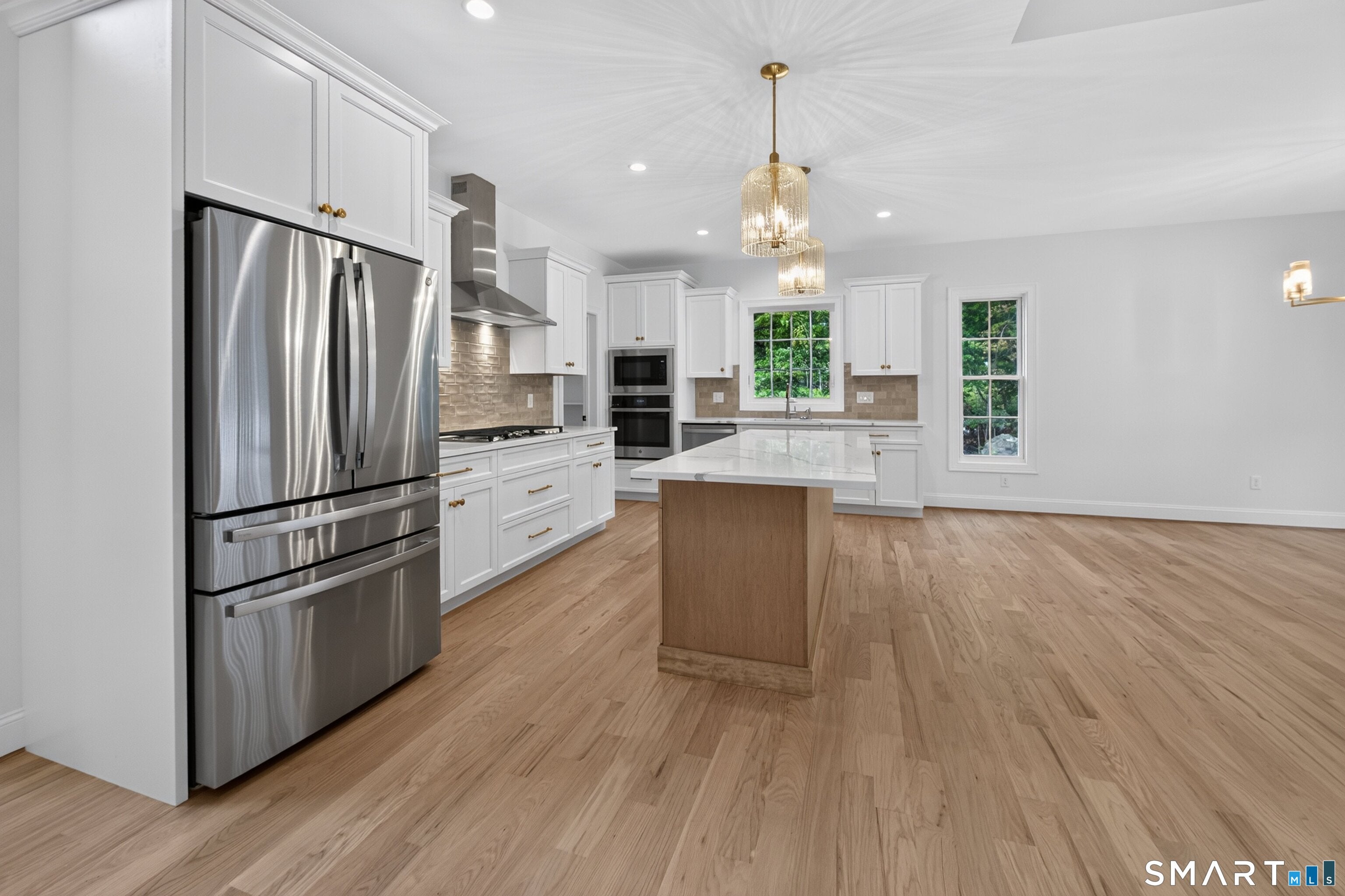 10 Maple Avenue