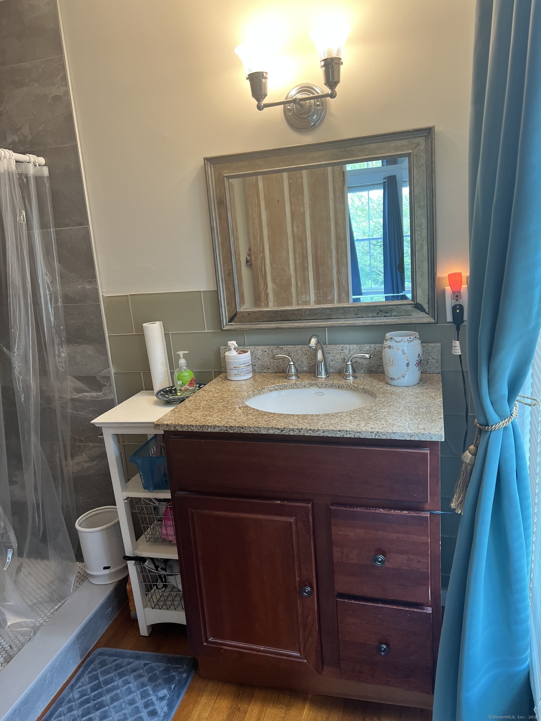 Stonington, Connecticut 06378, United States, 2 Bedrooms Bedrooms, ,2 BathroomsBathrooms,Residential,Pending,137690