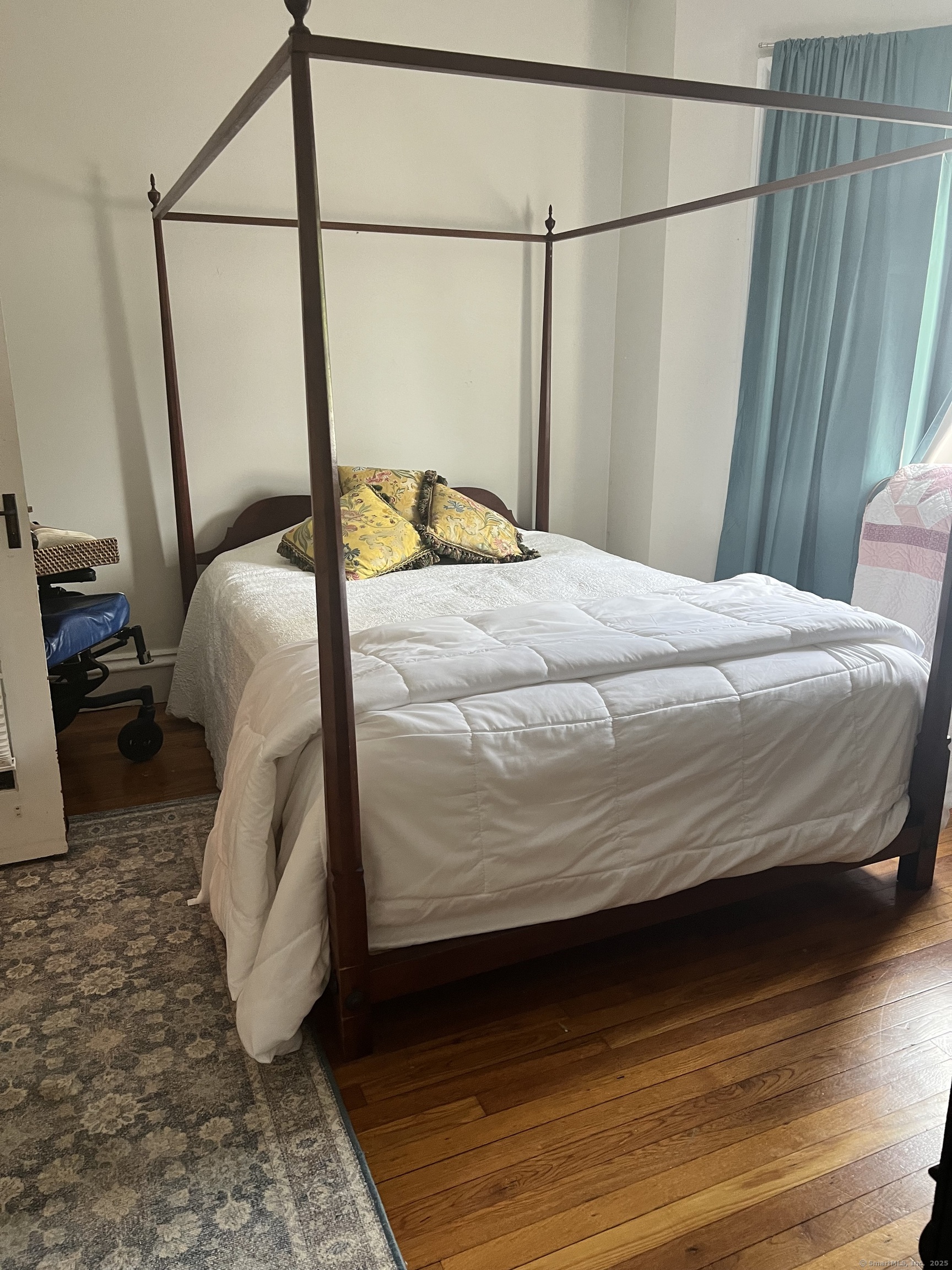 Stonington, Connecticut 06378, United States, 2 Bedrooms Bedrooms, ,2 BathroomsBathrooms,Residential,Pending,137690