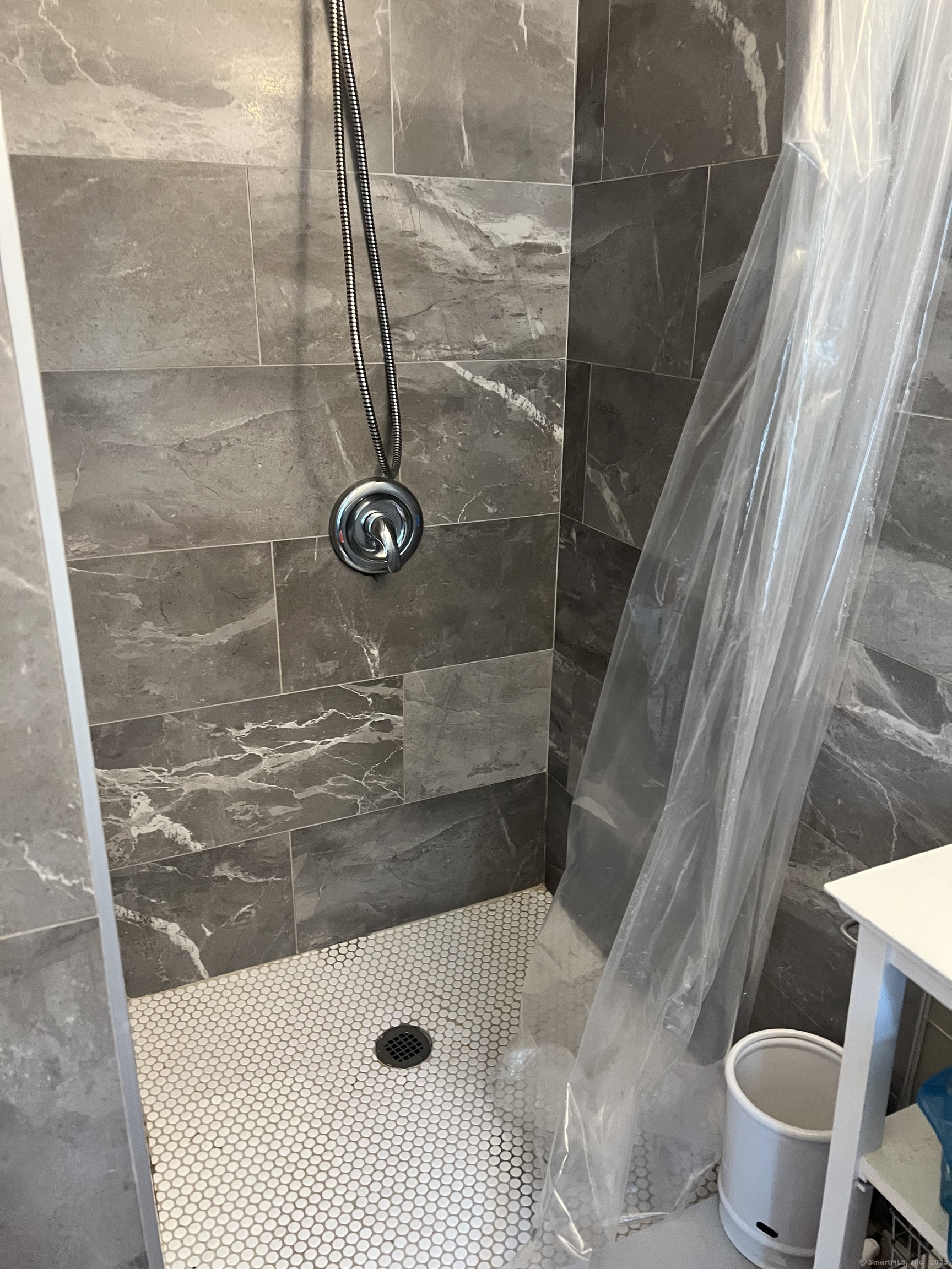 Stonington, Connecticut 06378, United States, 2 Bedrooms Bedrooms, ,2 BathroomsBathrooms,Residential,Pending,137690