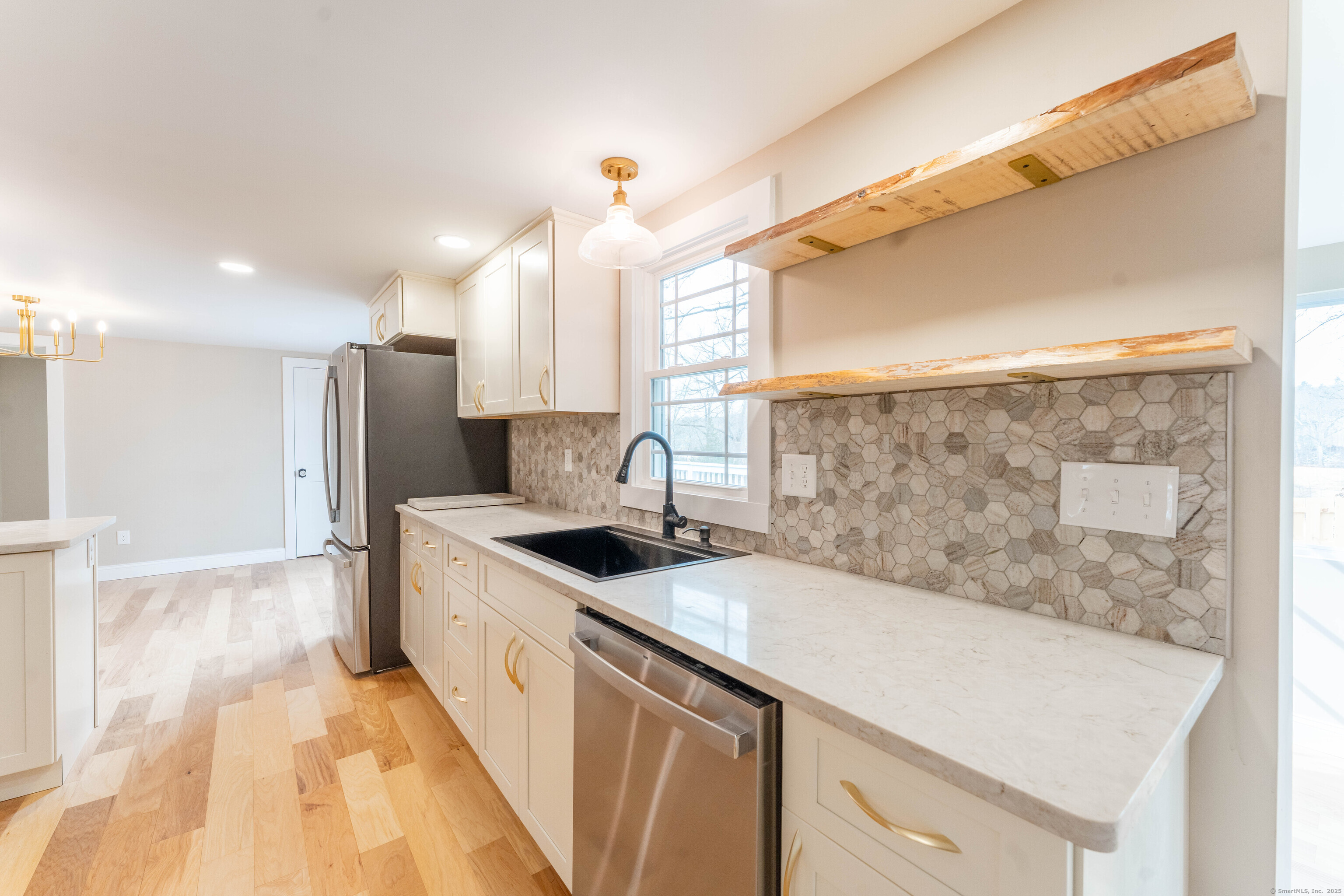 394 Riverside Drive, Thompson, Connecticut image 11
