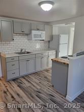 Manchester, Connecticut 06042, United States, 4 Bedrooms Bedrooms, ,2 BathroomsBathrooms,Residential,Active,195976