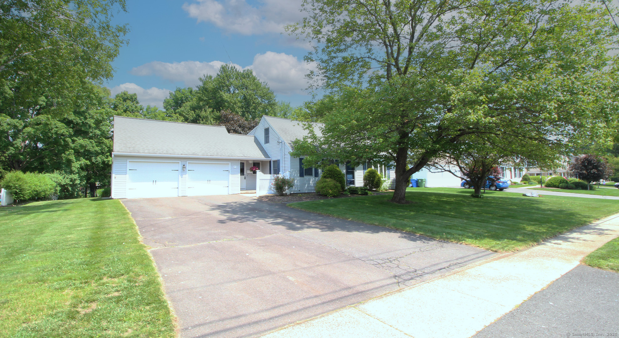 Property for Sale at Edrow Road, Bristol, Connecticut - Bedrooms: 3 
Bathrooms: 3 
Rooms: 8  - $419,900