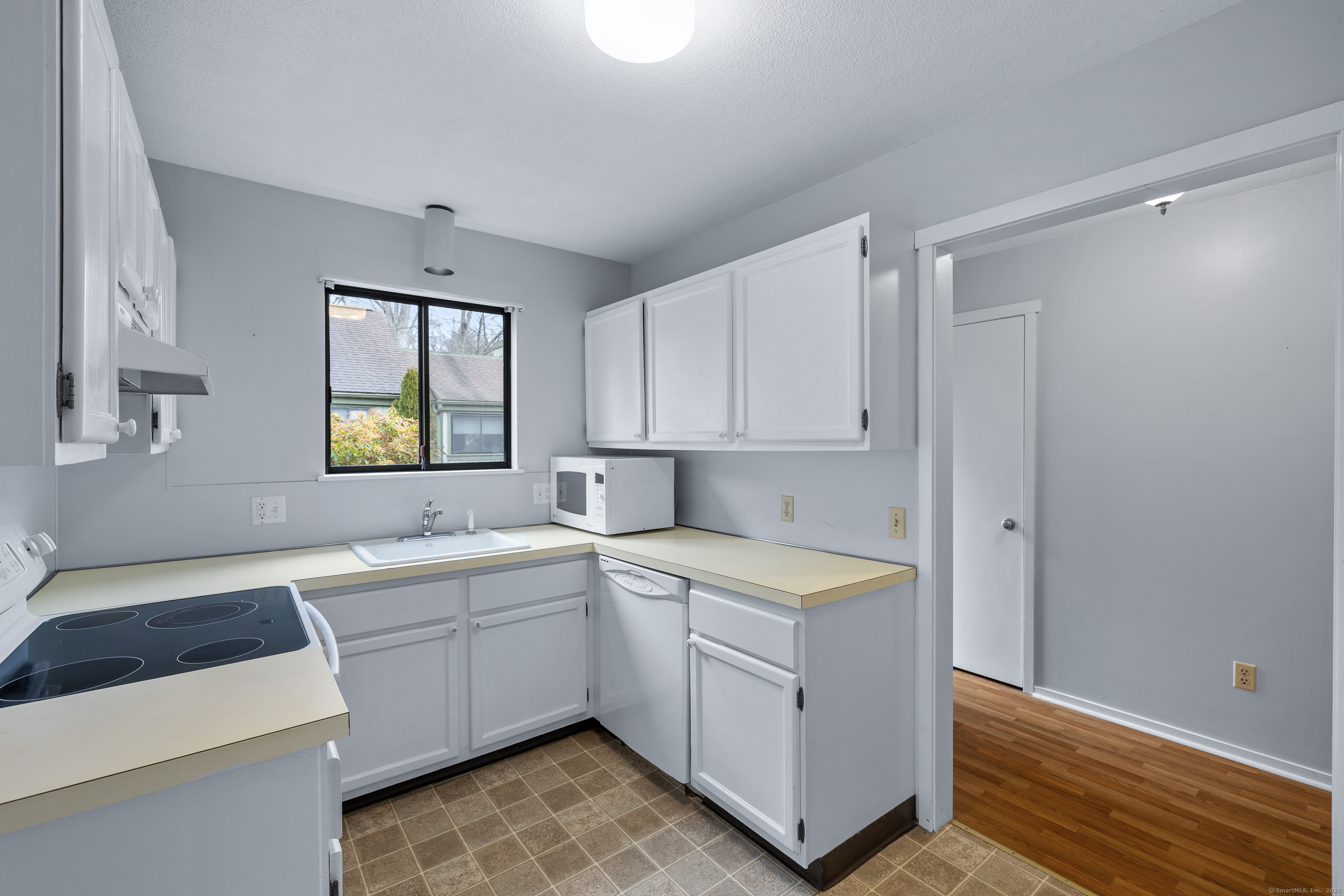 900 Heritage Village #B, Southbury, Connecticut image 6