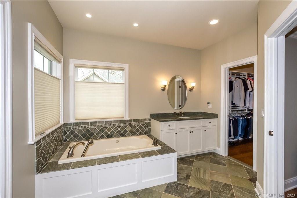 Photo 17 of 40 of 18 Heron Pond Road house