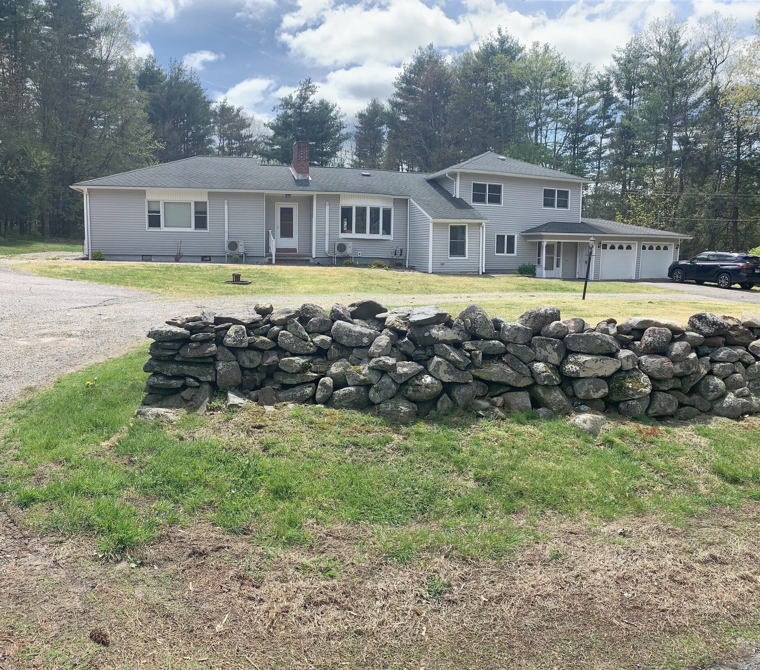 Property for Sale at 26 Stoddard Road, Litchfield, Connecticut - Bedrooms: 4 
Bathrooms: 4 
Rooms: 10  - $559,900