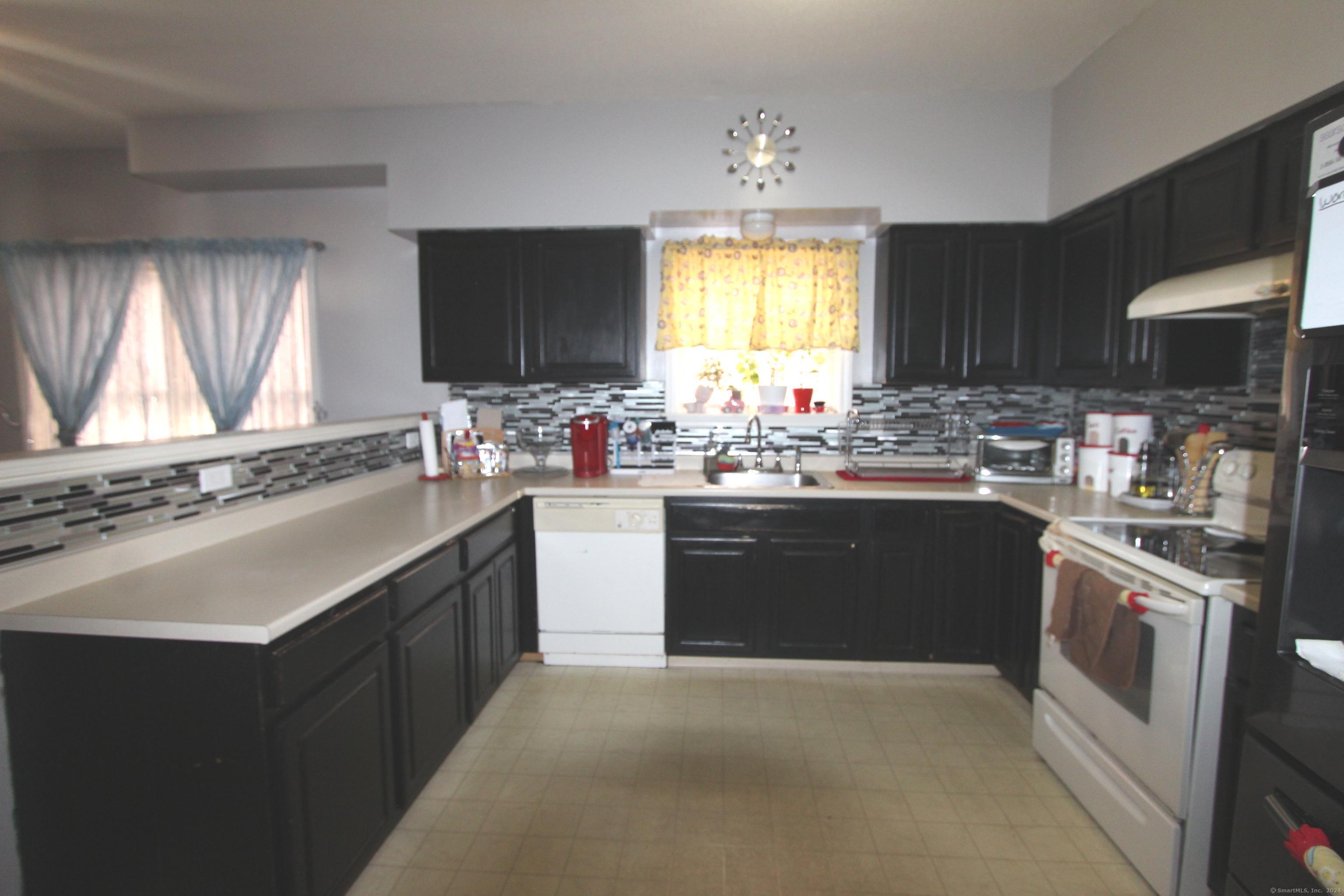 27 Putnam Heights, Hartford, Connecticut image 4