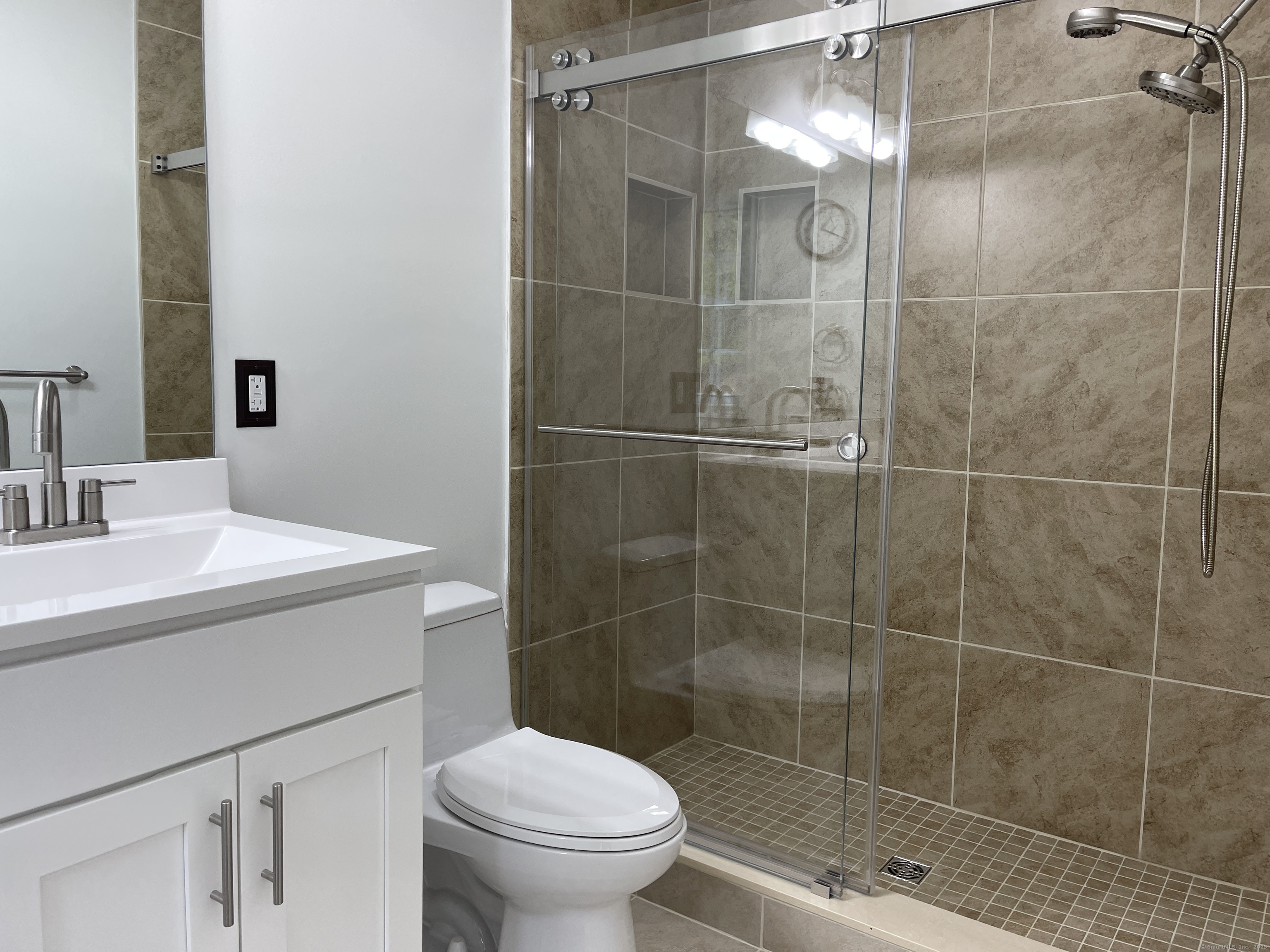 41 Woodside Drive, Tolland, Connecticut image 10