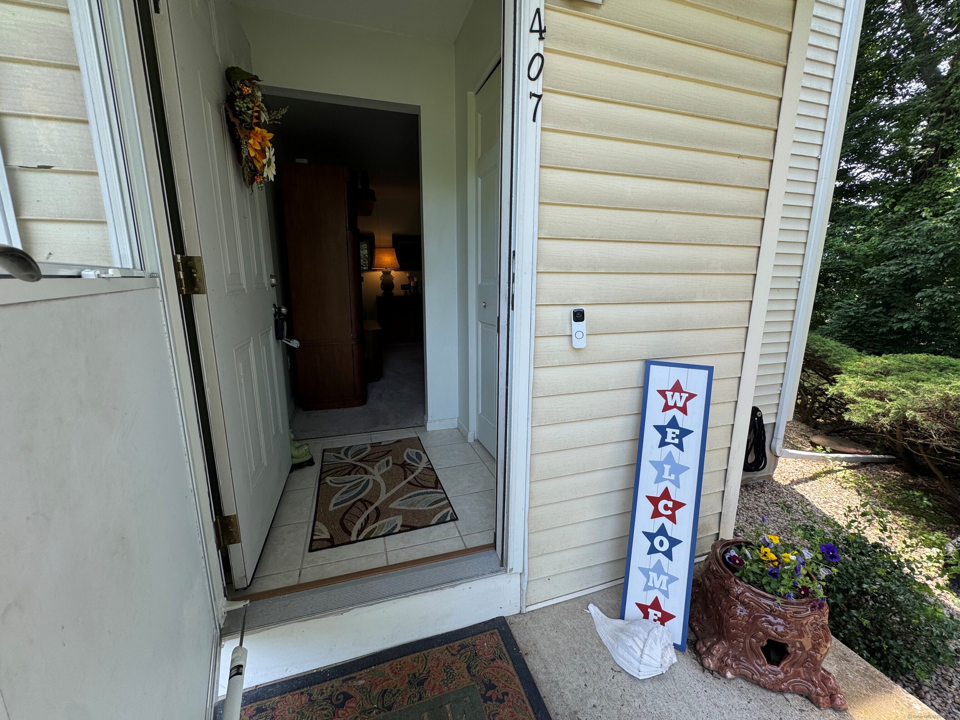 Property for Sale at Branford Road 407, North Branford, Connecticut - Bedrooms: 2 
Bathrooms: 1 
Rooms: 5  - $269,900