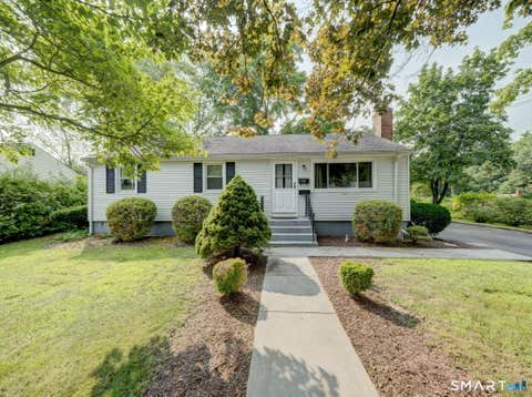 Photo of 11 Forest Lane, Bloomfield, CT 06002 (MLS # 24198519)
