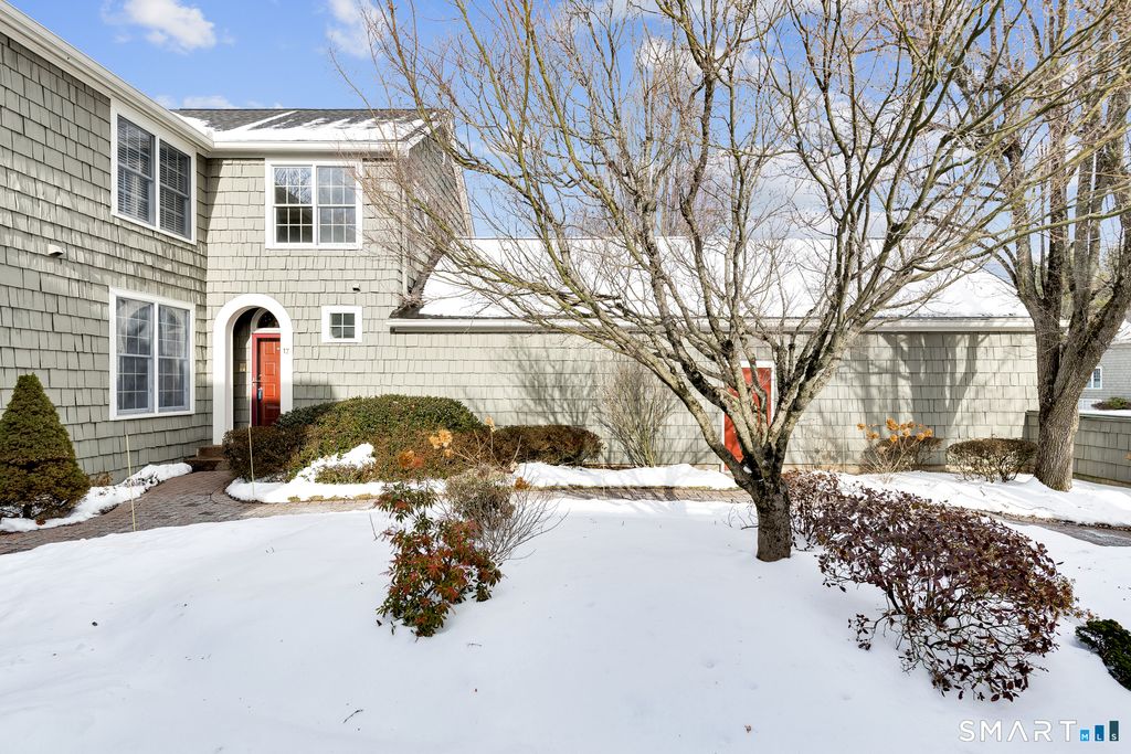 Photo of 17 Harwich Lane #17, West Hartford, CT 06117 (MLS # 24146088)