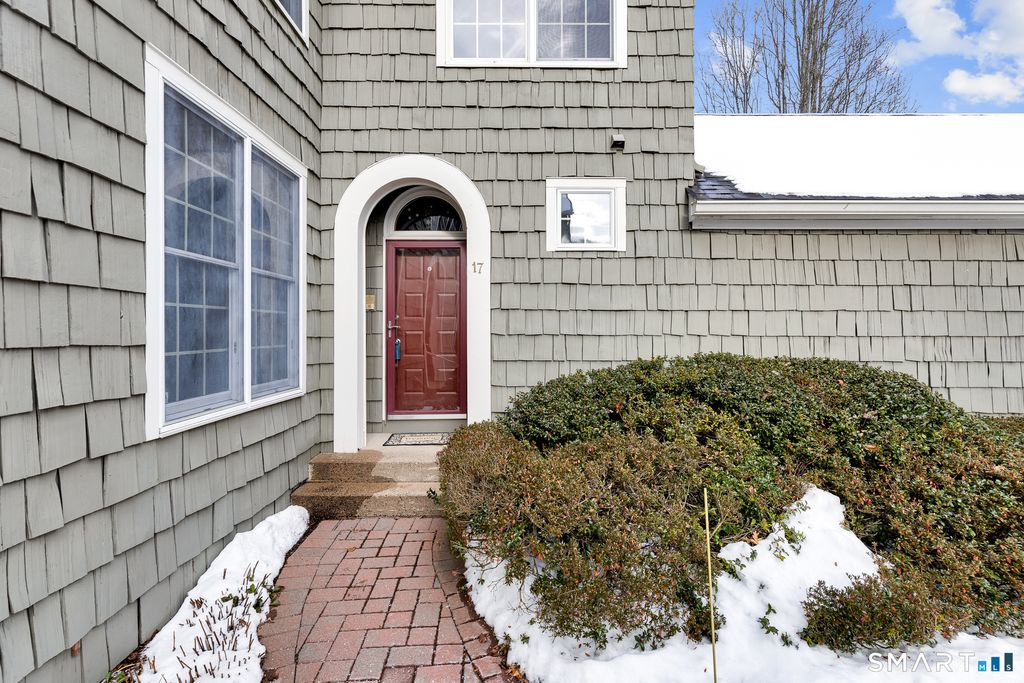 Photo of 17 Harwich Lane #17, West Hartford, CT 06117 (MLS # 24146088)