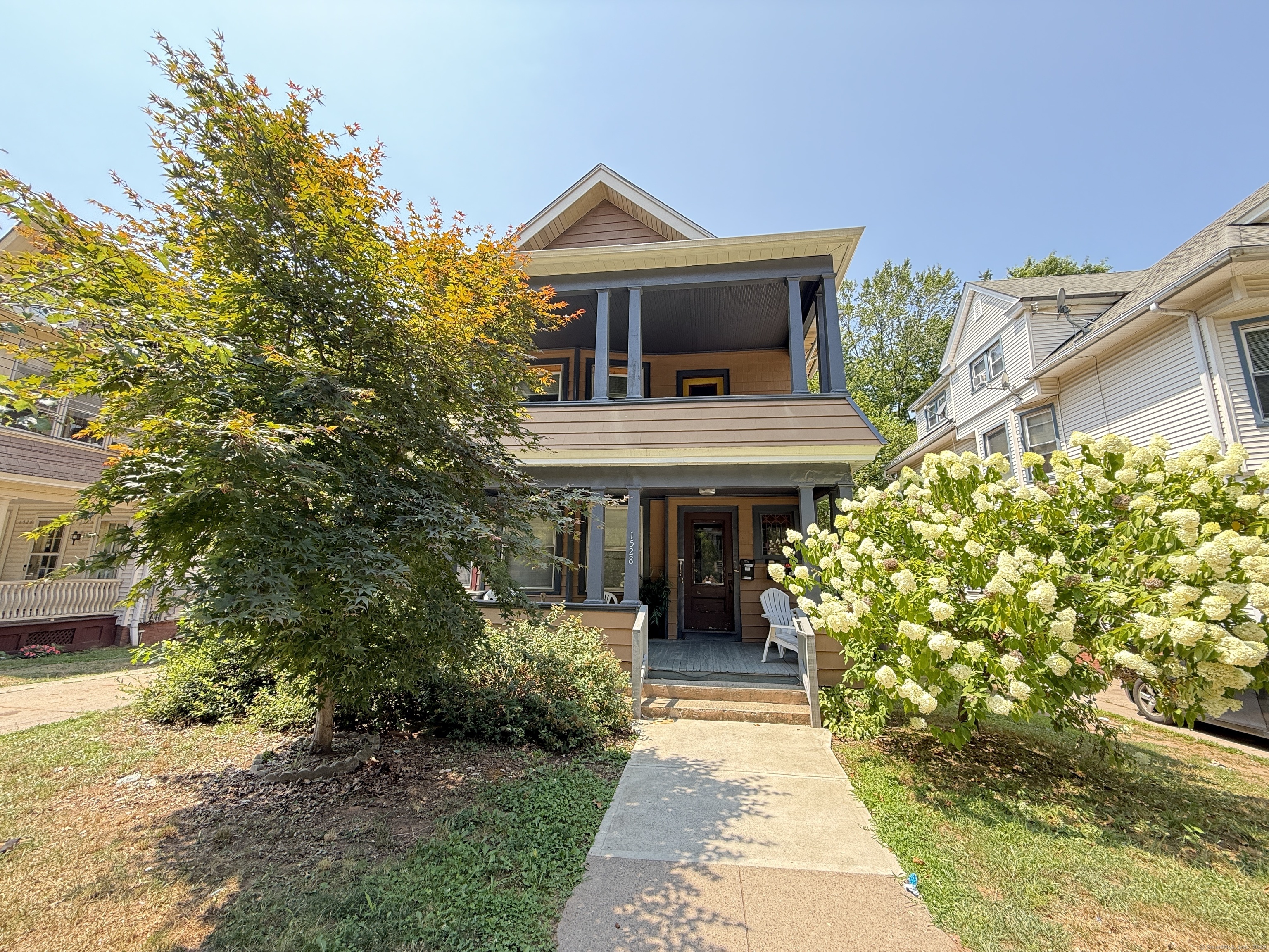 1528 Ella Grasso Boulevard