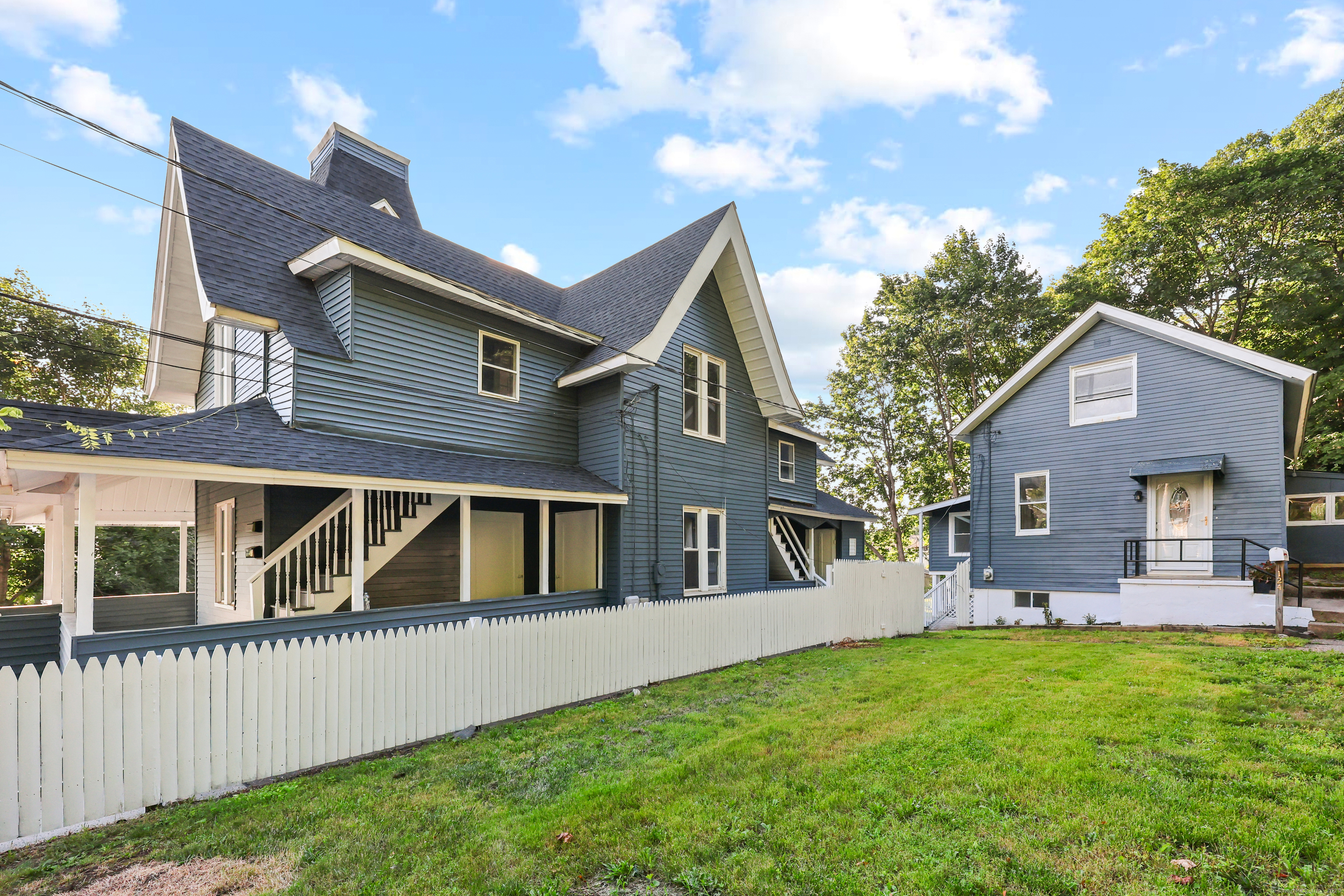 122 Oak Street