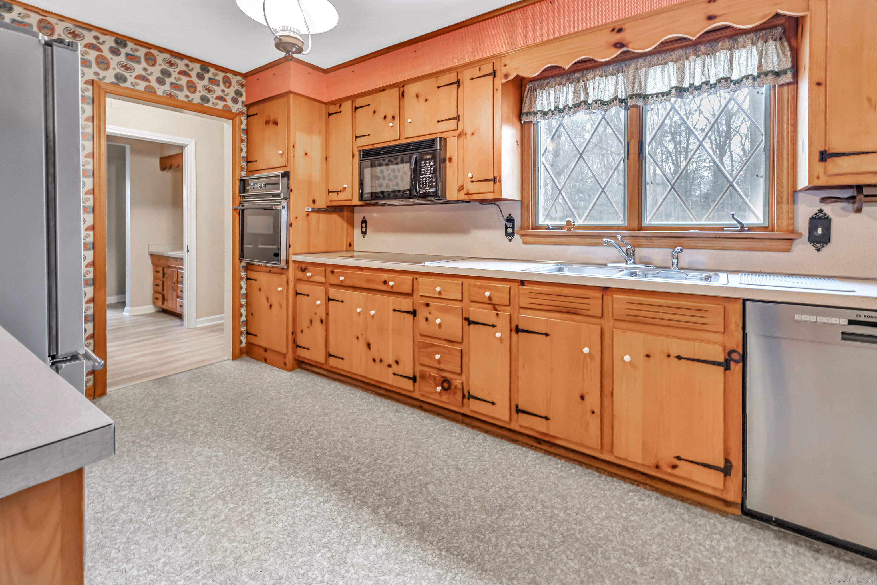 53 Poplar Drive, Shelton, Connecticut image 10