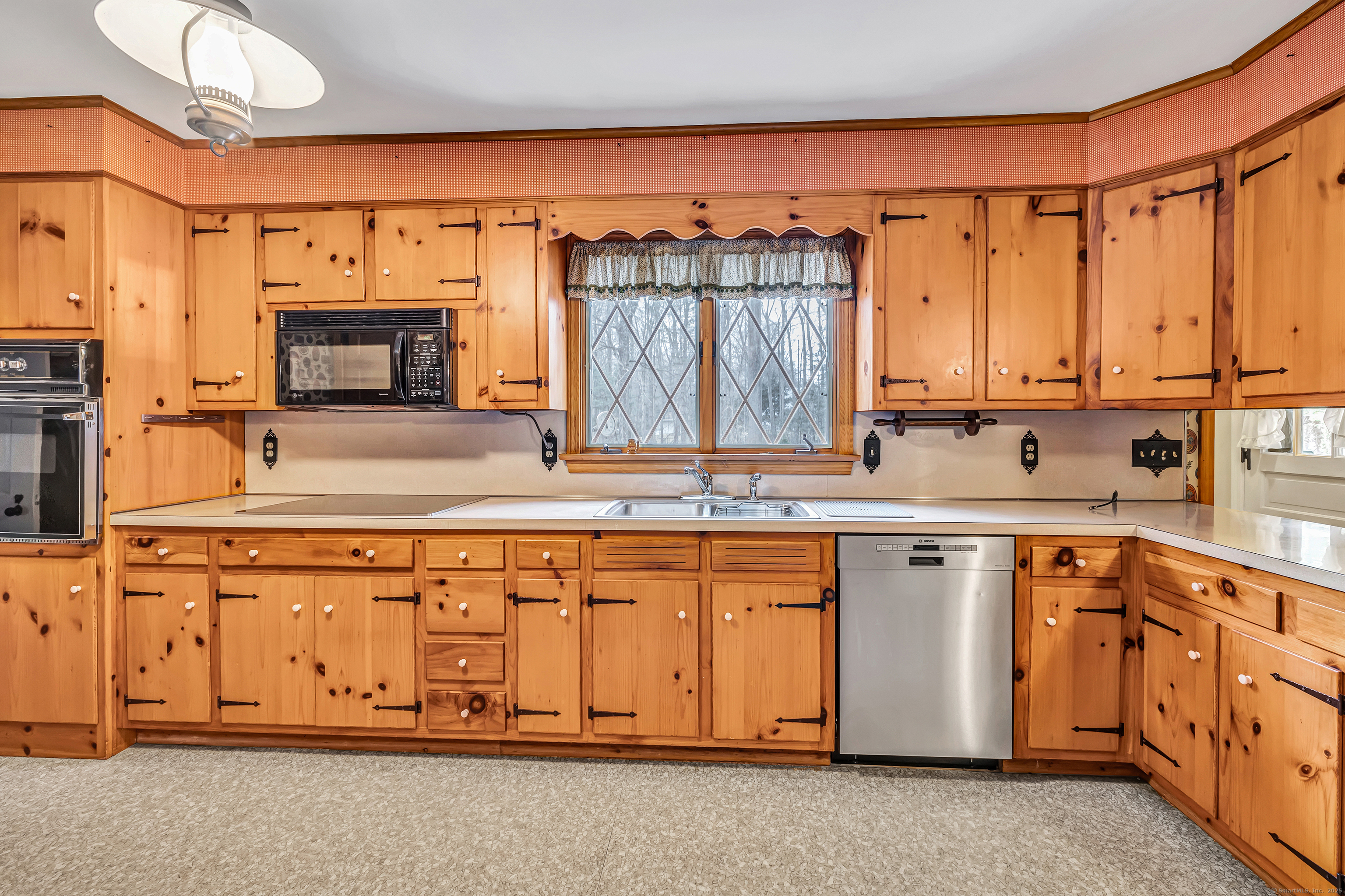 53 Poplar Drive, Shelton, Connecticut image 11