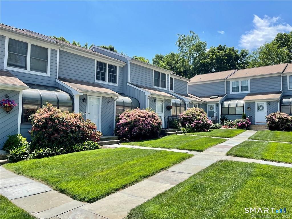 Photo of 35 Seaside Avenue #APT 35, Stamford, CT 06902 (MLS # 24159619)