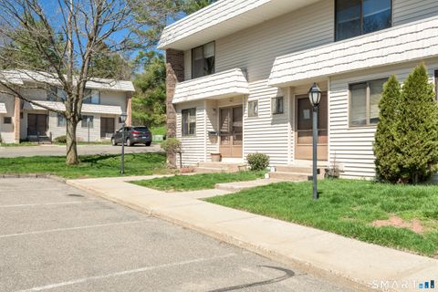 Tiny photo for 34 Hemlock Court #34, Cromwell, CT 06416 (MLS # 24165908)