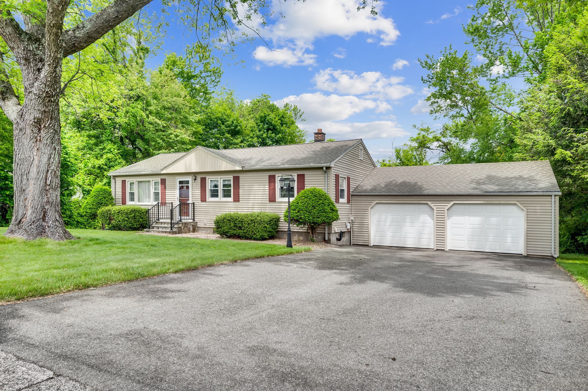 18 Hawthorne Drive, Cheshire, Connecticut image 2