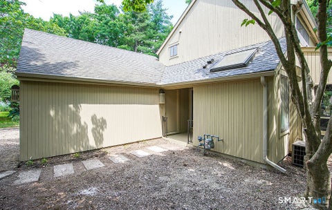 Tiny photo for 8 Laurel Lane #8, Avon, CT 06001 (MLS # 24185225)