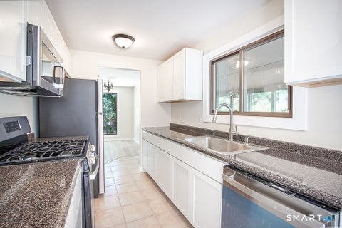 Tiny photo for 8 Laurel Lane #8, Avon, CT 06001 (MLS # 24185225)