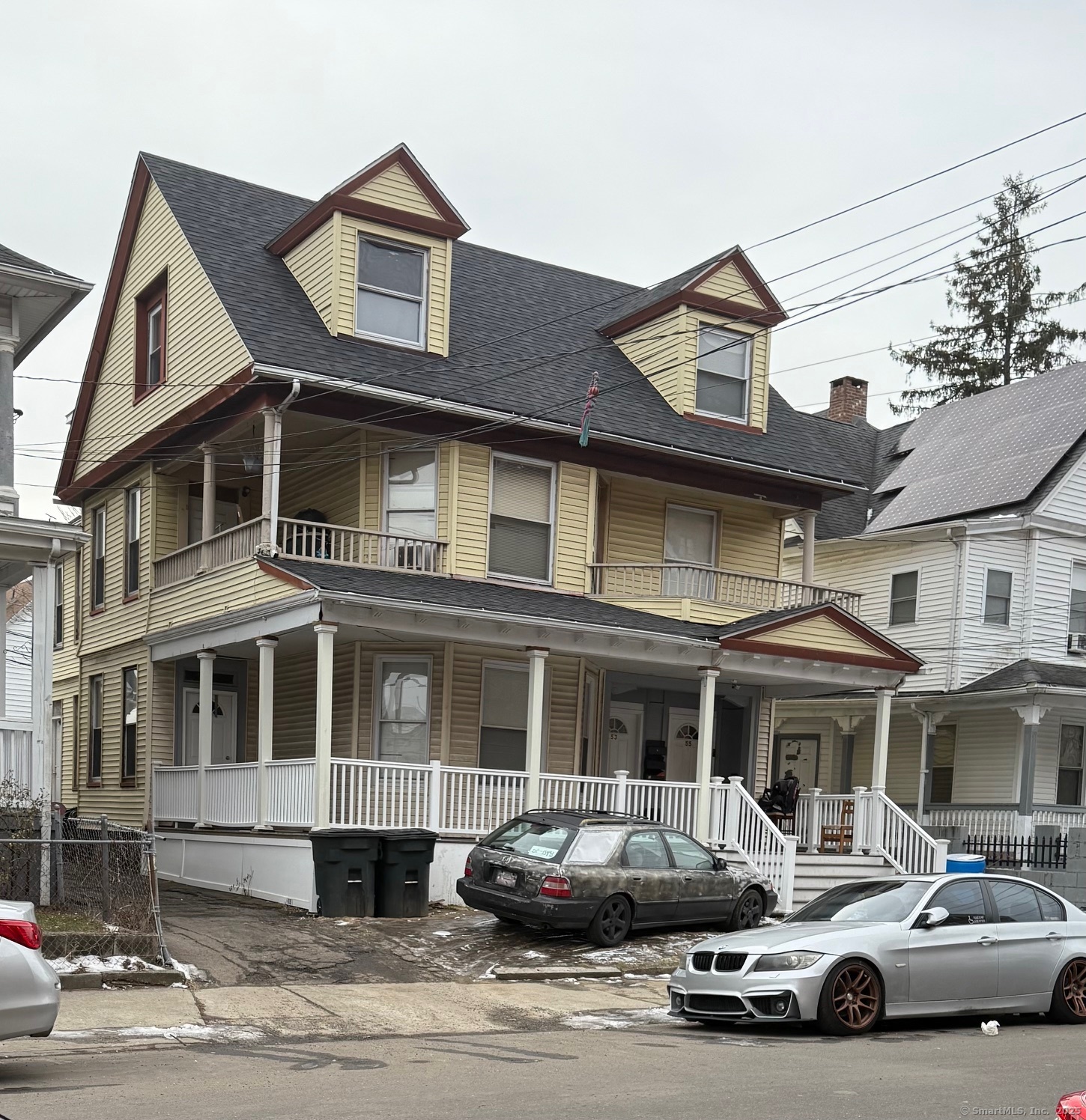 Fremont Street, Bridgeport, Connecticut - 8 Bedrooms  
3 Bathrooms  
16 Rooms - 