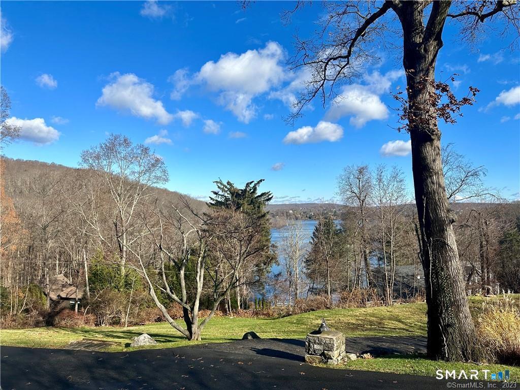 41 Candlewood Drive