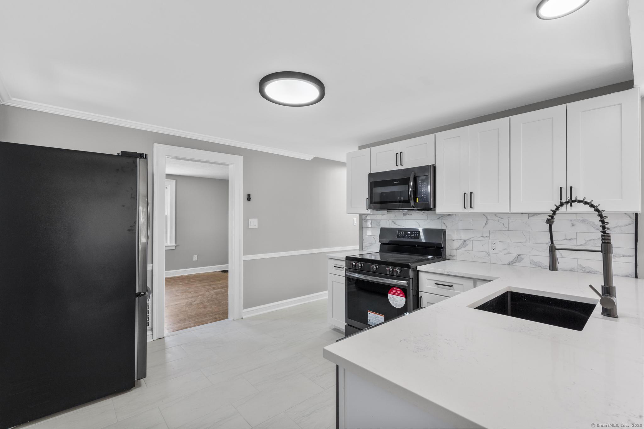 330 Meriden Avenue, Southington, Connecticut image 12