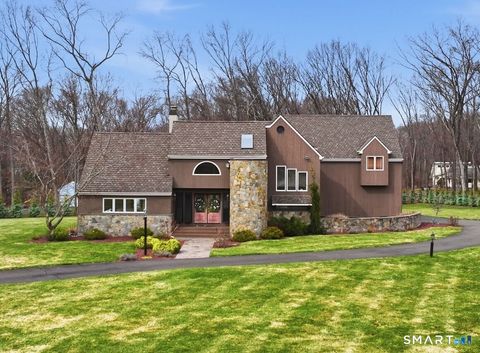 Photo of 28 E Ridge Court, Cheshire, CT 06410 (MLS # 24159081)