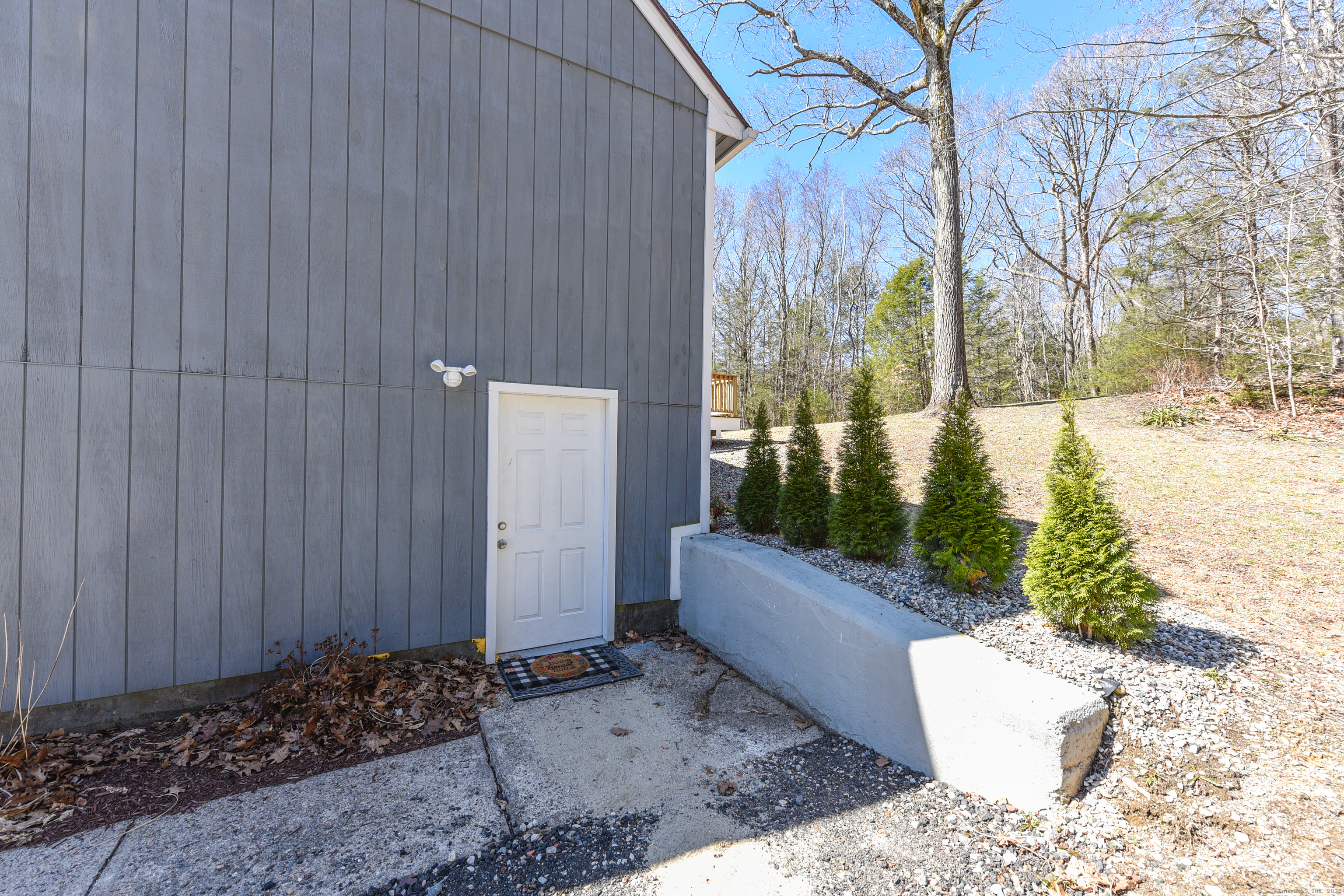 519 E Cotton Hill Road, New Hartford, Connecticut image 21
