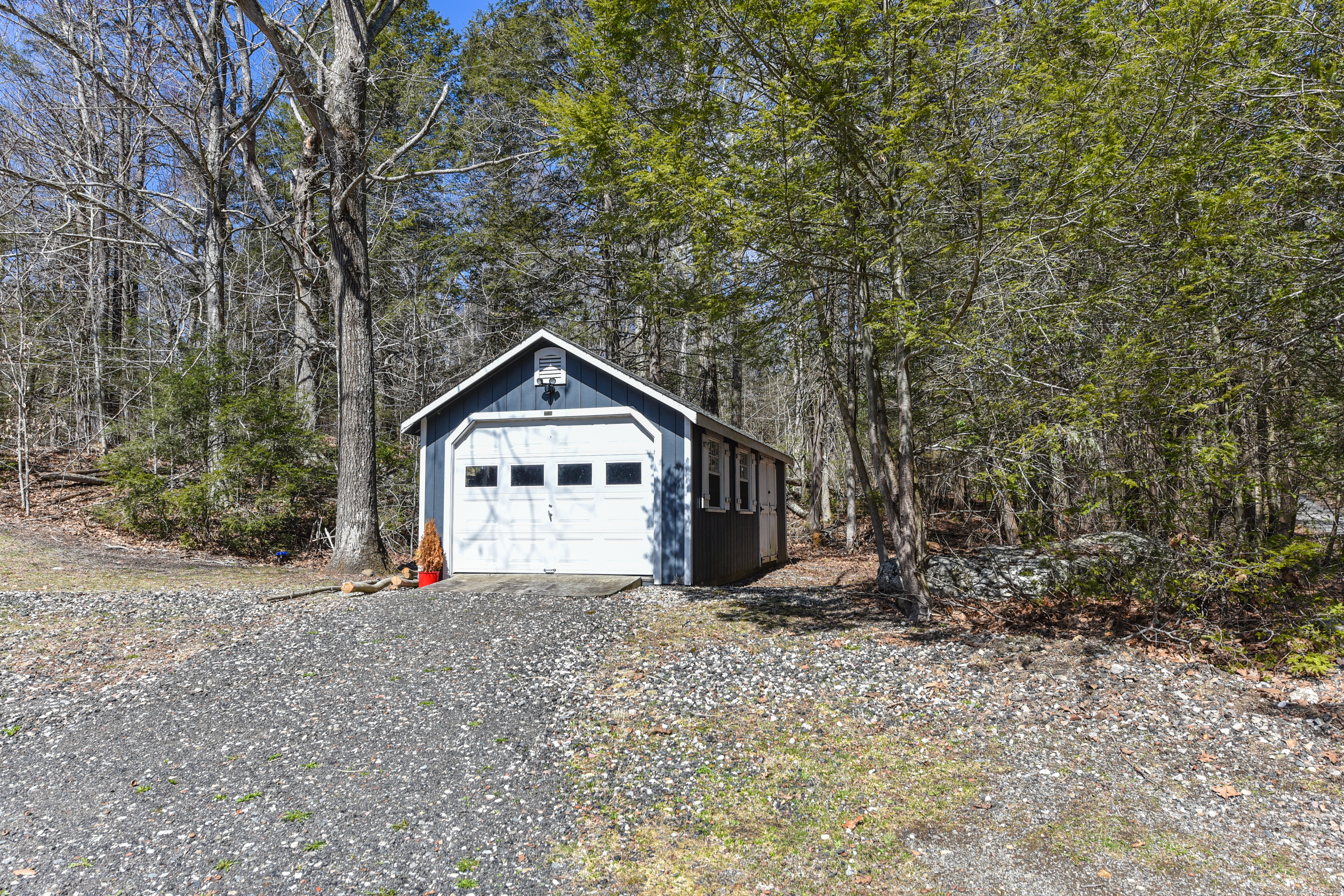 519 E Cotton Hill Road, New Hartford, Connecticut image 24