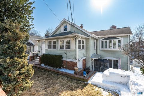 Multifamily For Sale - 67 View Street<br/> Greenwich, CT 06830