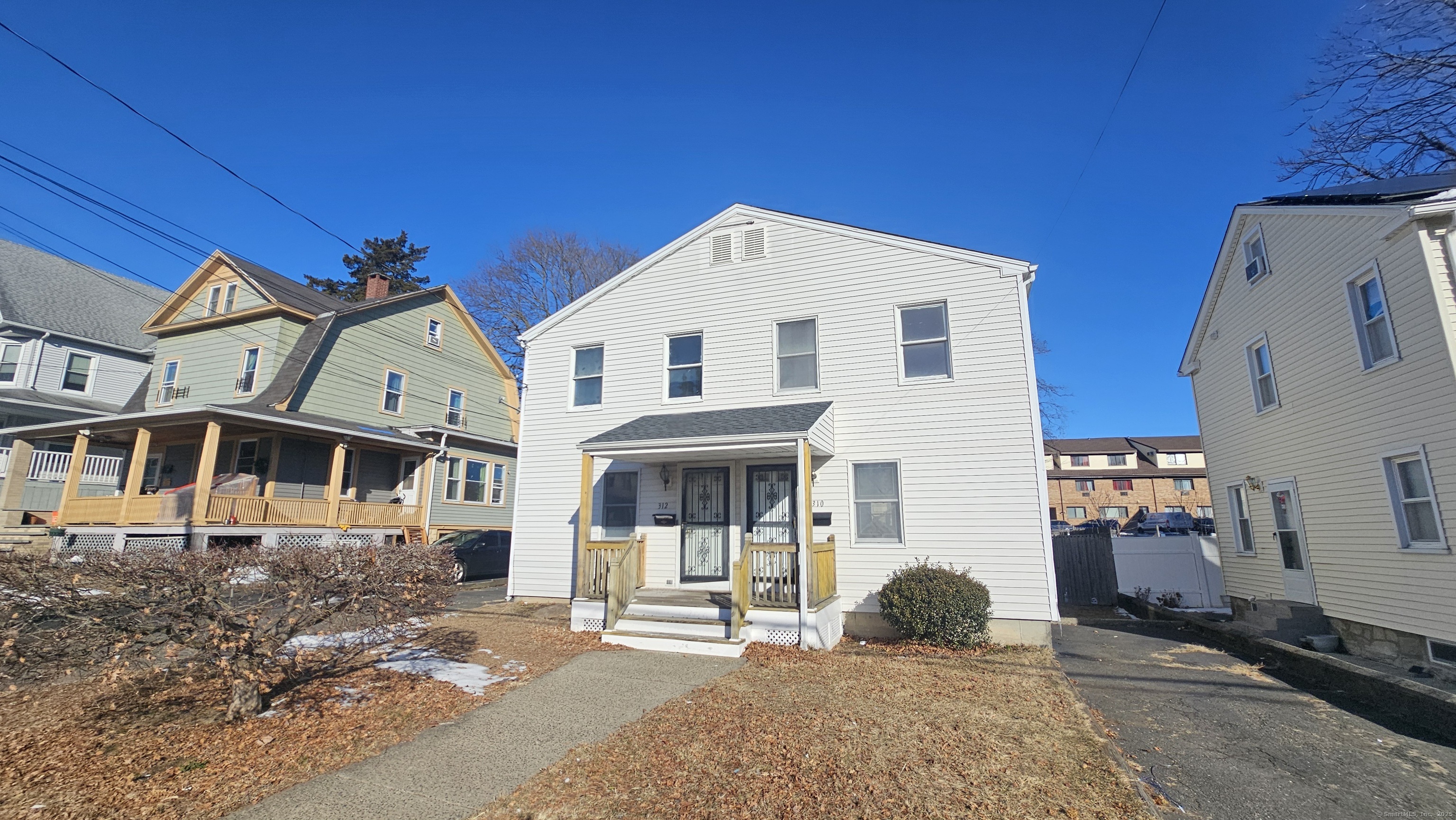 Property for Sale at Fairview Avenue, Bridgeport, Connecticut - Bedrooms: 6 
Bathrooms: 3.5 
Rooms: 10  - $579,900