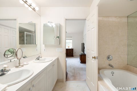 Tiny photo for 180 Turn Of River Road #1B, Stamford, CT 06905 (MLS # 24193358)