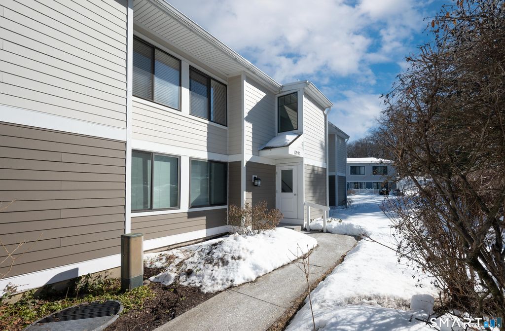 Photo of 32 Lawson Lane #32, Ridgefield, CT 06877 (MLS # 24154946)