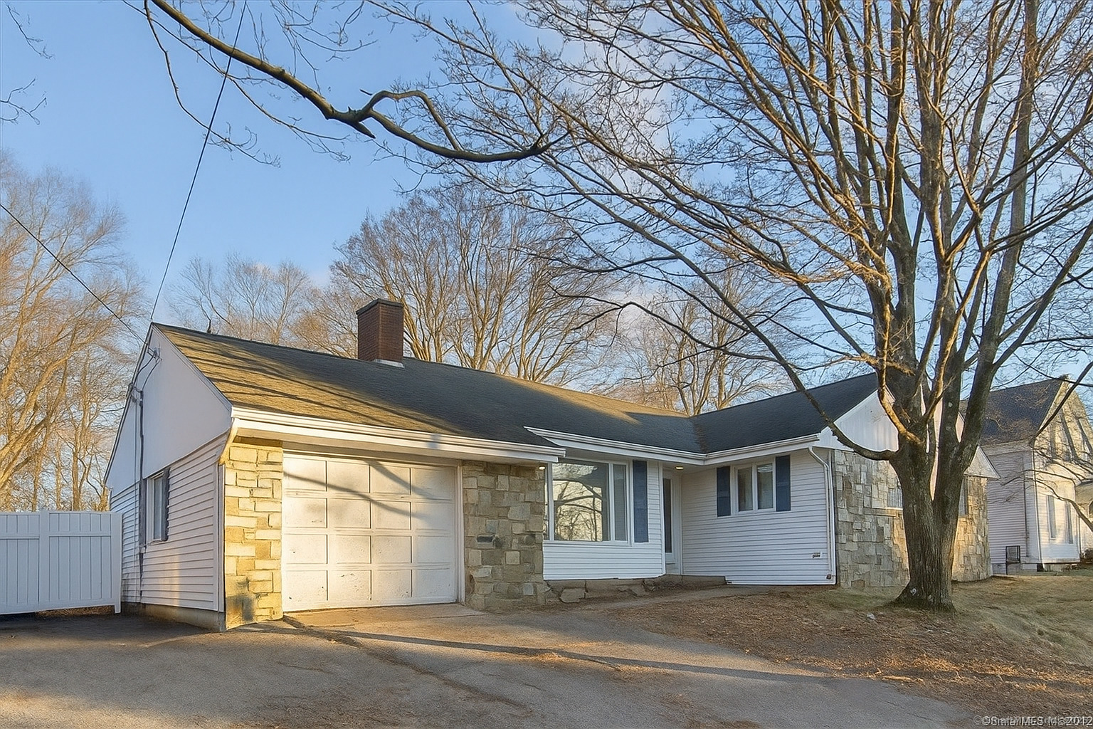 Windham, Connecticut 06226, United States, 4 Bedrooms Bedrooms, ,2 BathroomsBathrooms,Residential,Active,238954